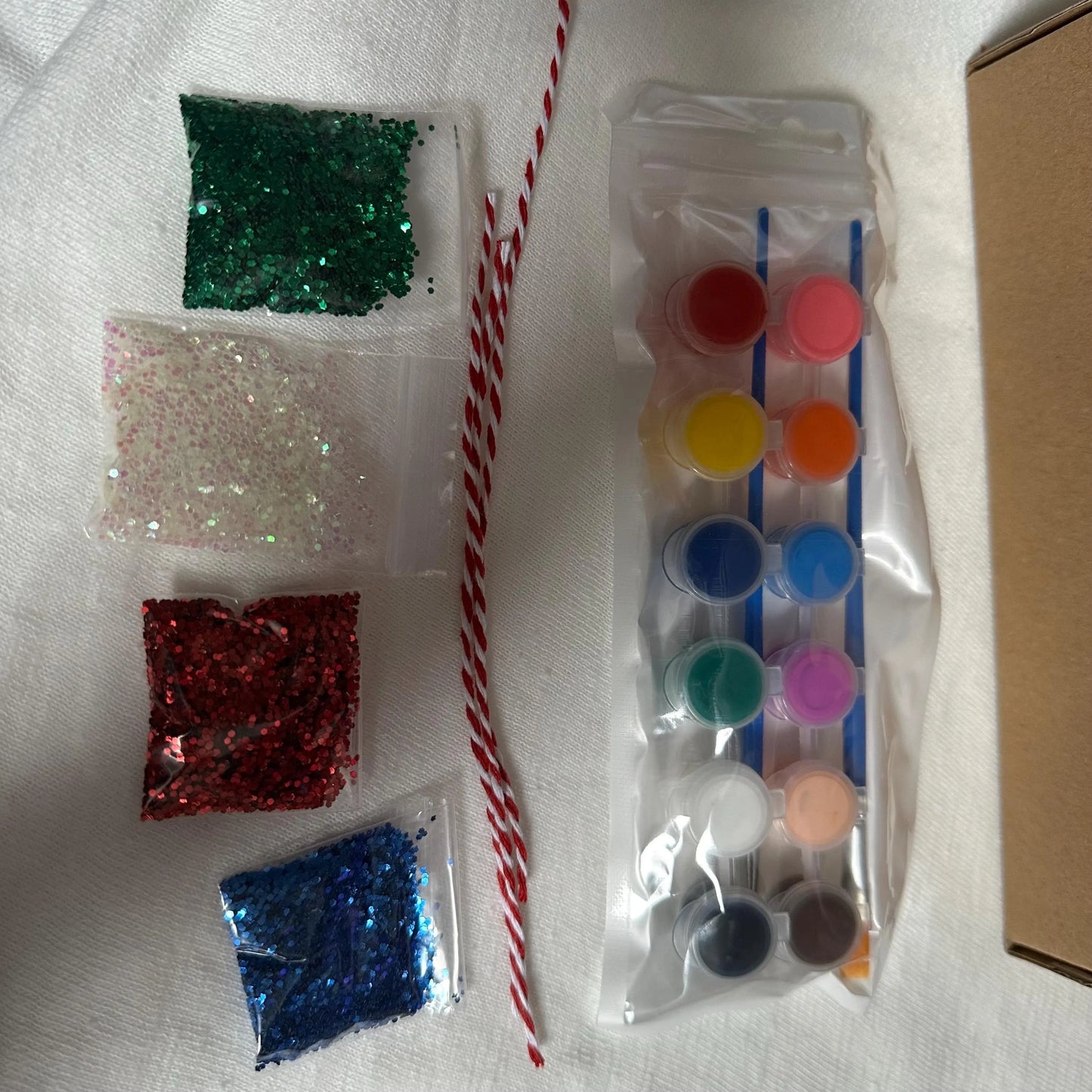 Build an ornament kit Christmas